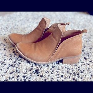 Light brown leather booties